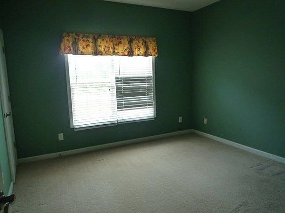 3rd image of 218 Candlewood Dr