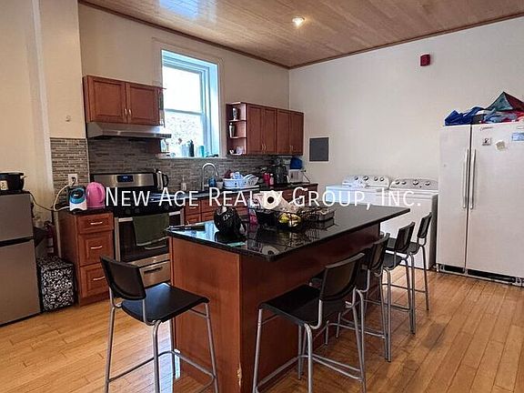3rd image of 32 S 40th St Floor 2