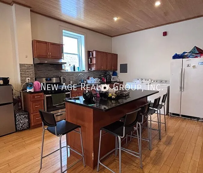 32 S 40th St #2 — Photo 3