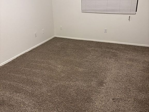 4th image of 10626 W Poinsettia Dr