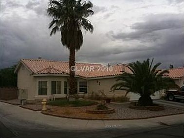 2nd image of 2120 Twisted Oak Ave