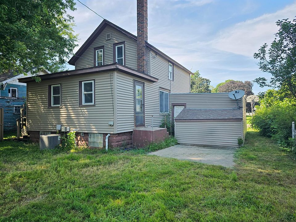 1st image of 706 E 3rd St