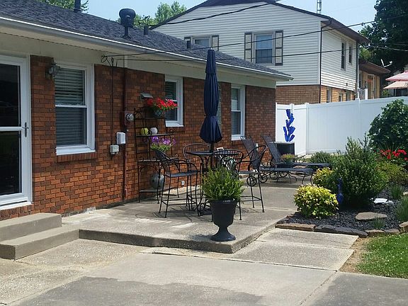 4th image of 2728 Castlewood Pl
