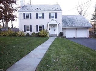 6 Stonehurst Dr, Tenafly, NJ 07670