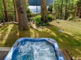17 Thompson Point Road, Port Angeles, WA 98363