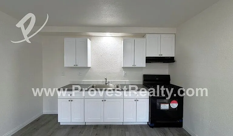 11800 White Ave #6 — Photo 6