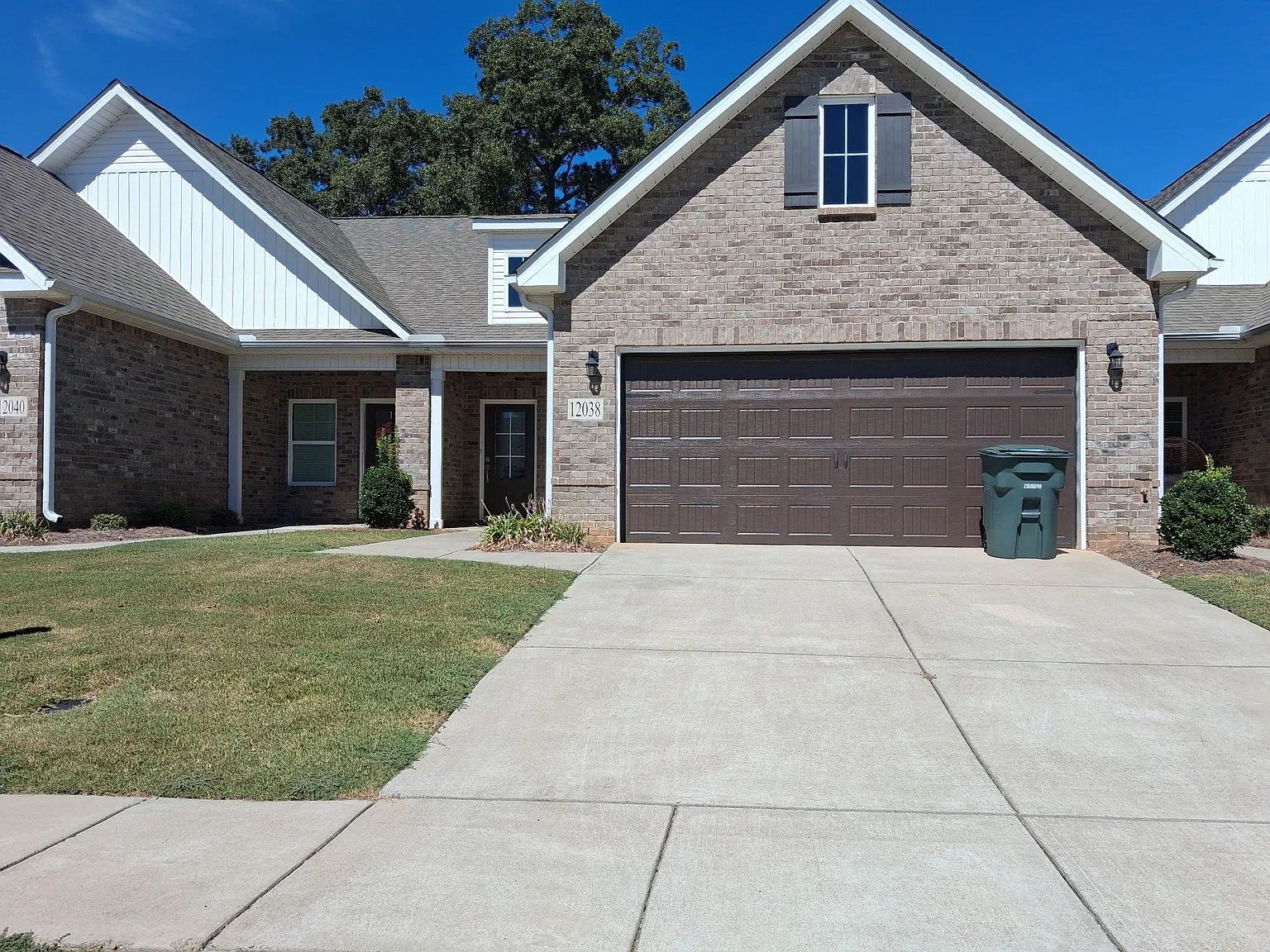 2 bed, 2.0 bath, 1420 sqft, $1,695 — Photo 1