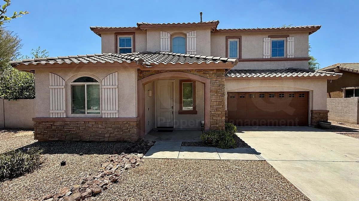 4 bed, 3.0 bath, 2762 sqft, $2,850 — Photo 1