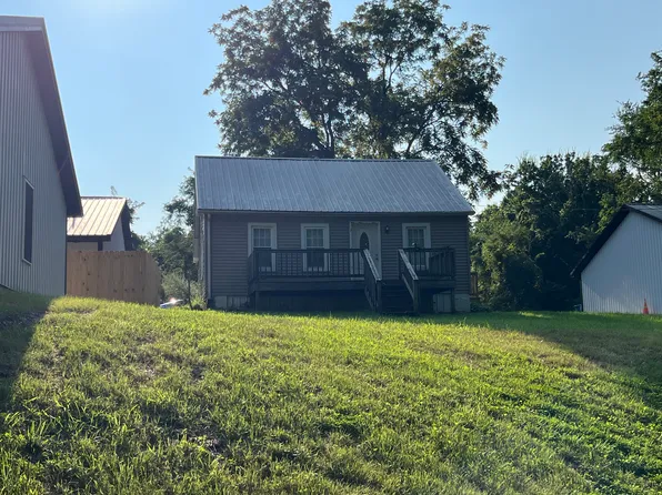 572 Lafayette St, Brandenburg, KY 40108