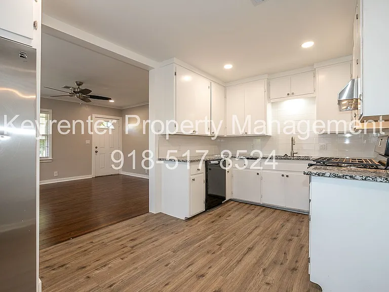1502 N Columbia Ave — Photo 15