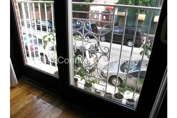 Rented by City Connections Realty | media 10