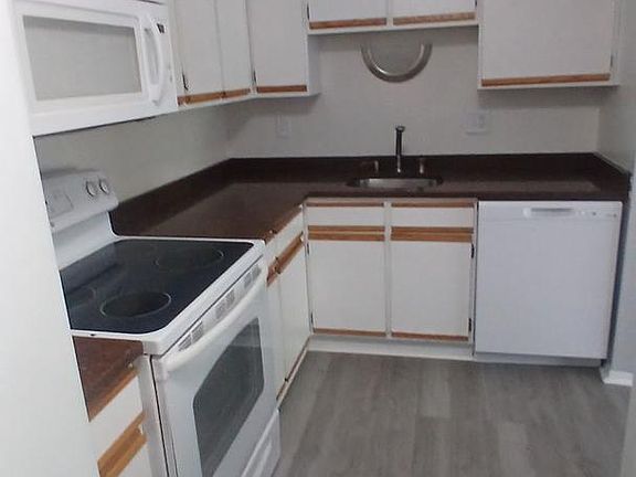 2nd image of 8040K Abbey Ct #K