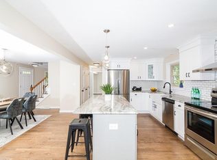 7 Village Dr, Walpole, MA 02081