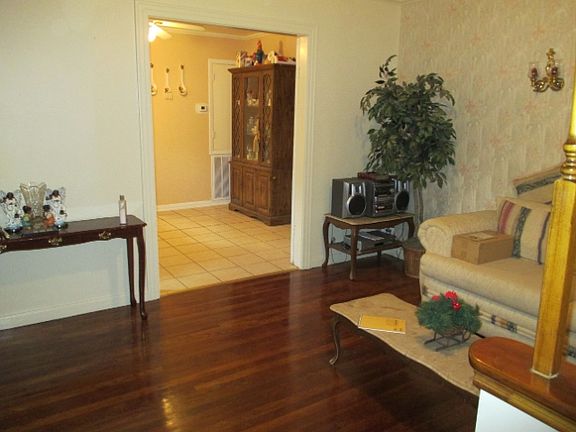 2nd image of 5206 Richard Ave