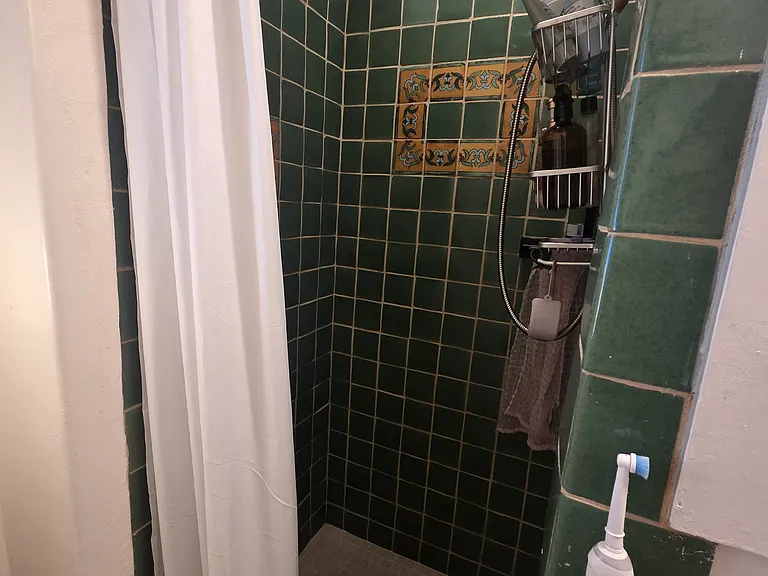 2626 Benvenue Ave #3 — Photo 11