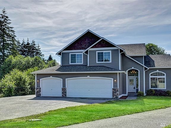 2nd image of 905 Hughes Ln