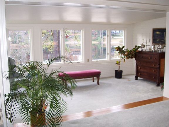 Sunroom overlooking Lake