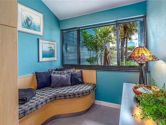 4th image of 910 Pinellas Bayway S APT 105