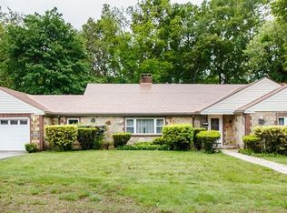 17 Marr Crest Dr, Milton, MA 02186