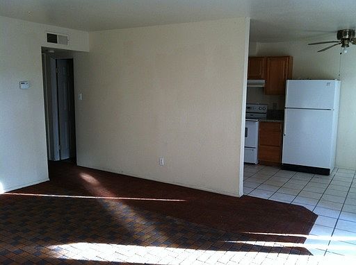 4th image of 6428 Casada Way APT A