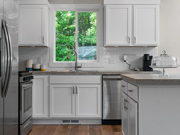 3rd image of 20630 Rolling Hills Ln