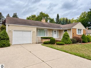 445 Yale Ave, Alma, MI 48801
