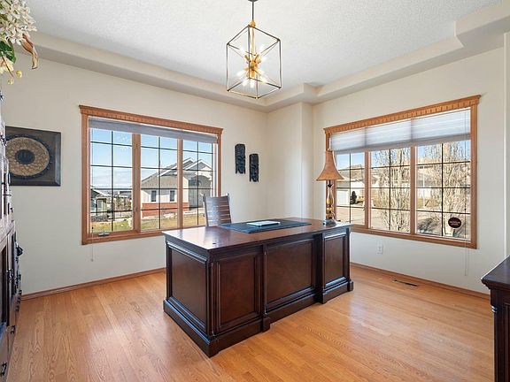 3rd image of 80 Arbour Estates Grn NW