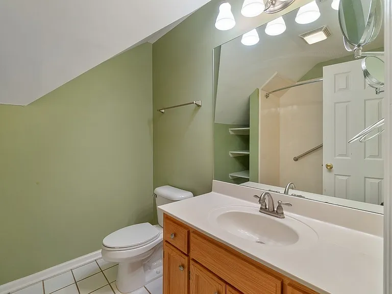 7037 Mooreland Ct — Photo 32