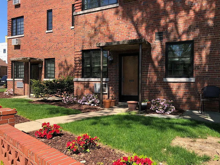 16th Street Apartments — Photo 11