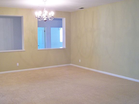 5th image of 607 Stoneygate Dr