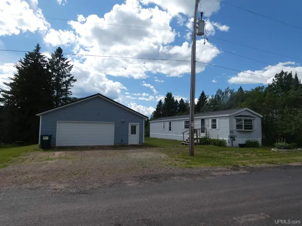 110 N Willow St, Ewen, MI 49925