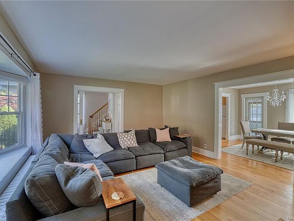 4th image of 13 Beechwood Ave