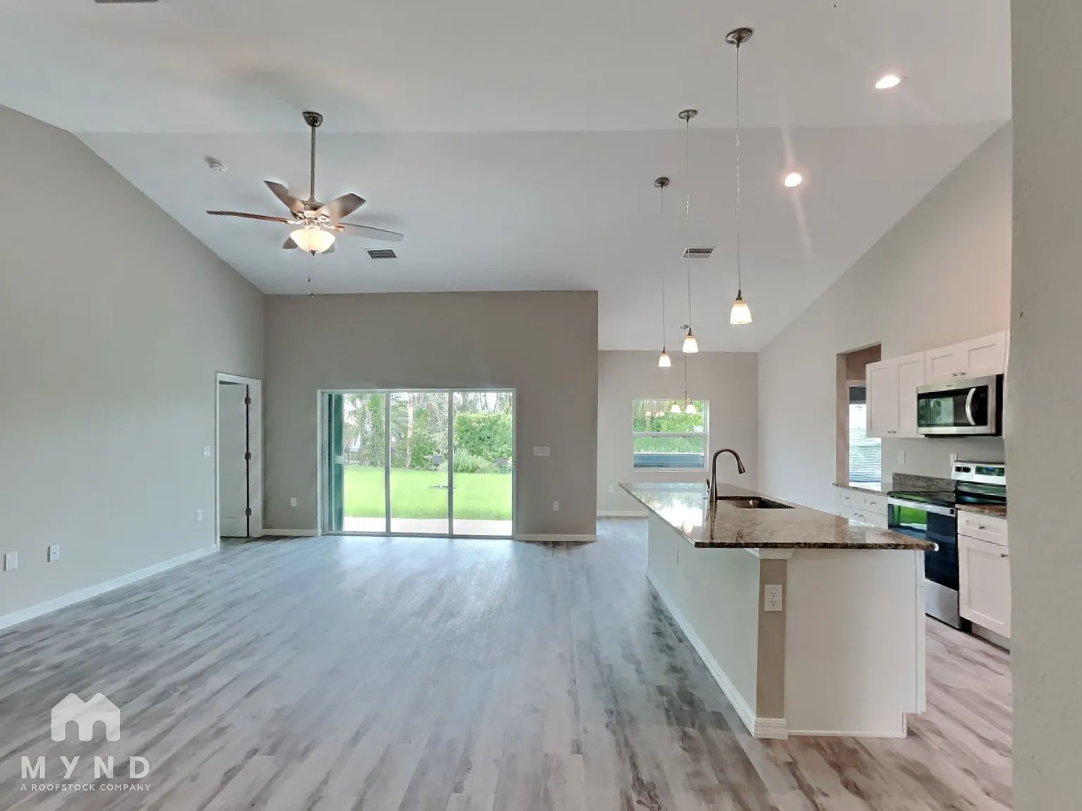 3 bed, 2.0 bath, 1507 sqft, $1,949 — Photo 2