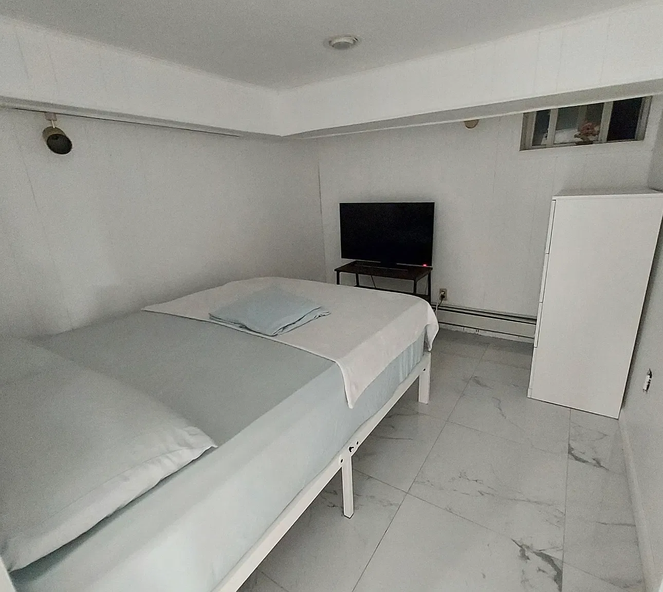 2 bed, 1100 sqft, $1,800 — Photo 4