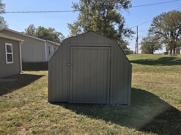 Exterior shed