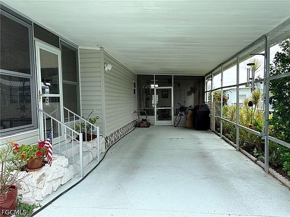3rd image of 2777 Indianwood Dr