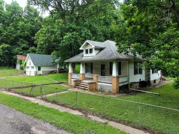 504 West St, Pearl, IL 62361