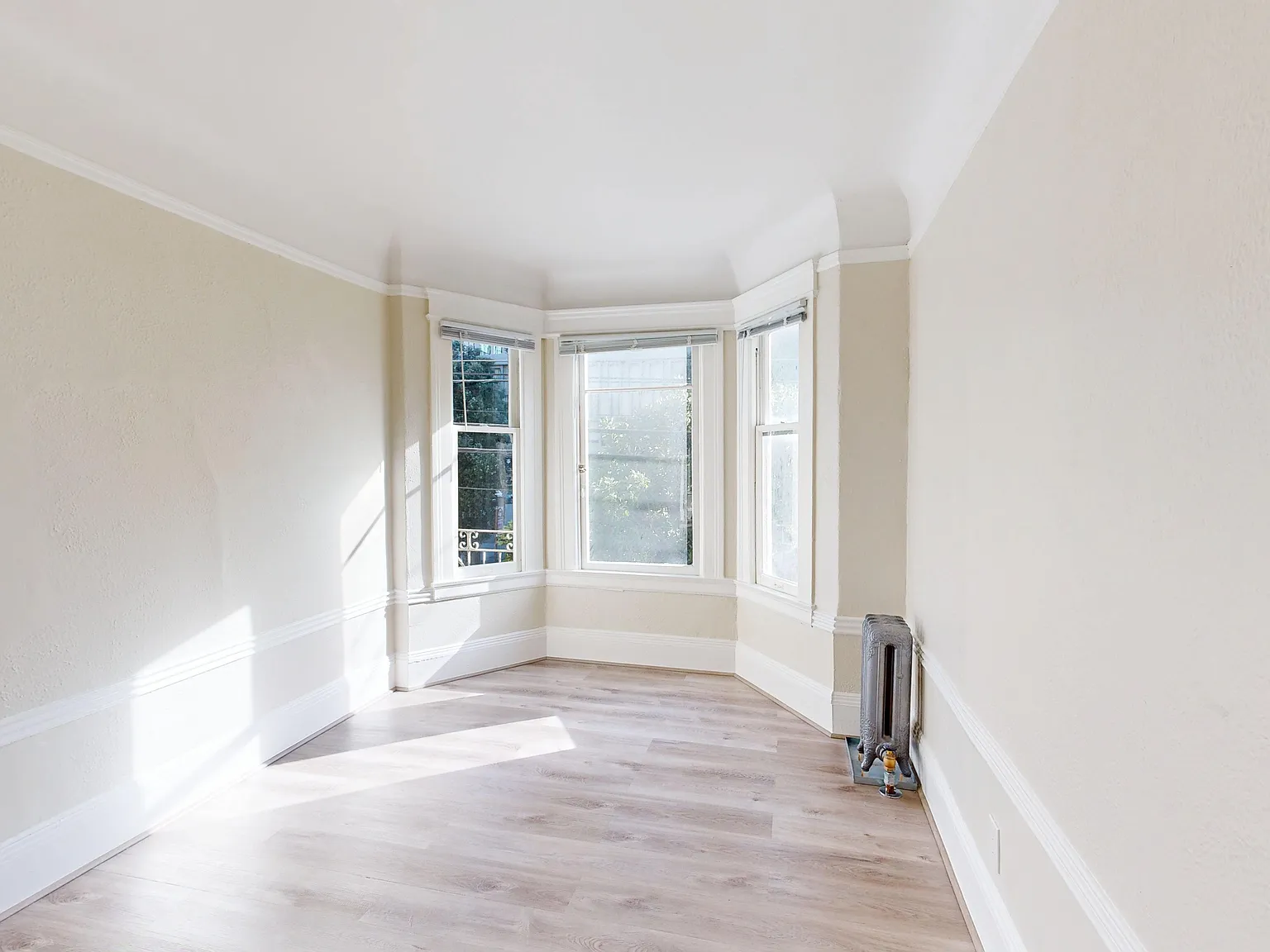 1401 Jones Street — Photo 2