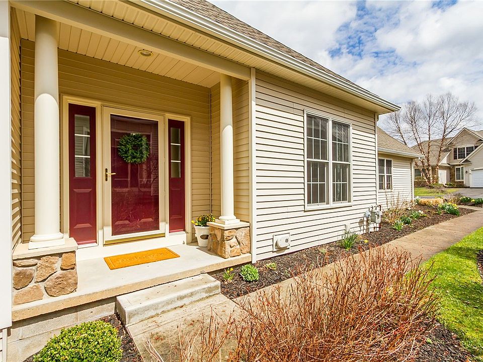1st image of 1098 Yorkshire Way
