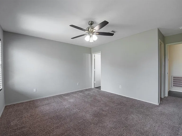 7939 Yaupon View Dr — Photo 11
