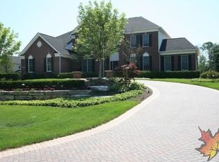 2873 Whispering Woods Dr, Ann Arbor, MI 48103