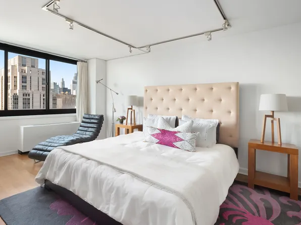 515 East 72nd Street image 6 of 14