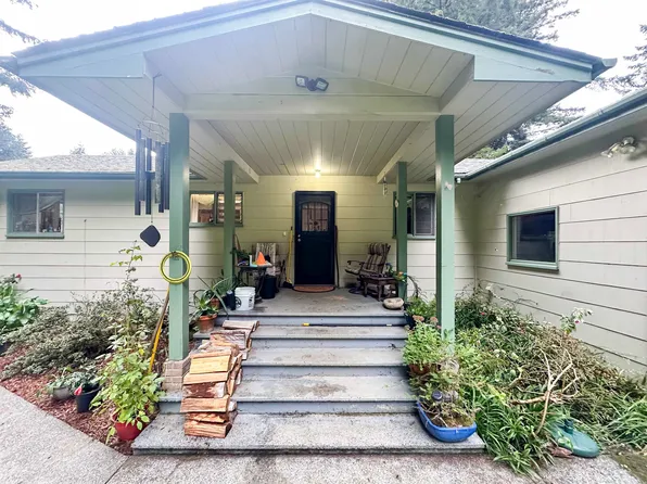 145 Debacker Rd, Klamath, CA 95548