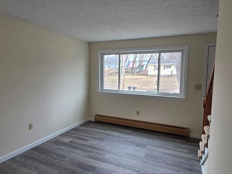 35-37 Westland Ave — Photo 6