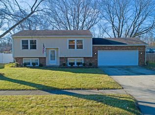 642 Blackwood Dr, Lowell, IN 46356