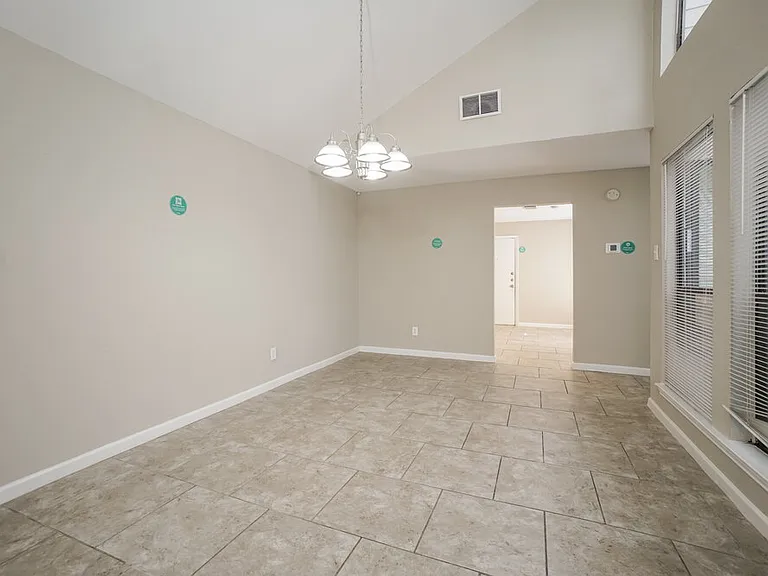 7659 Athlone Dr — Photo 6