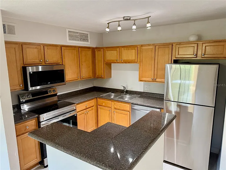 375 Lake Ontario Ct #203 — Photo 5