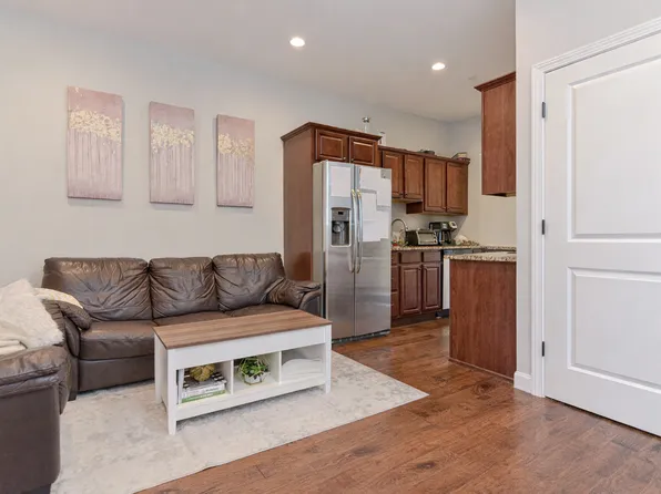 347 E 8th St #3, Boston, MA 02127