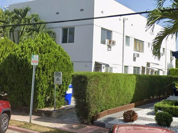 2nd image of 821 W 39th St APT 6