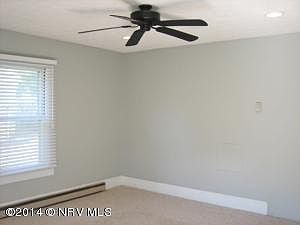 5th image of 121 Evans St